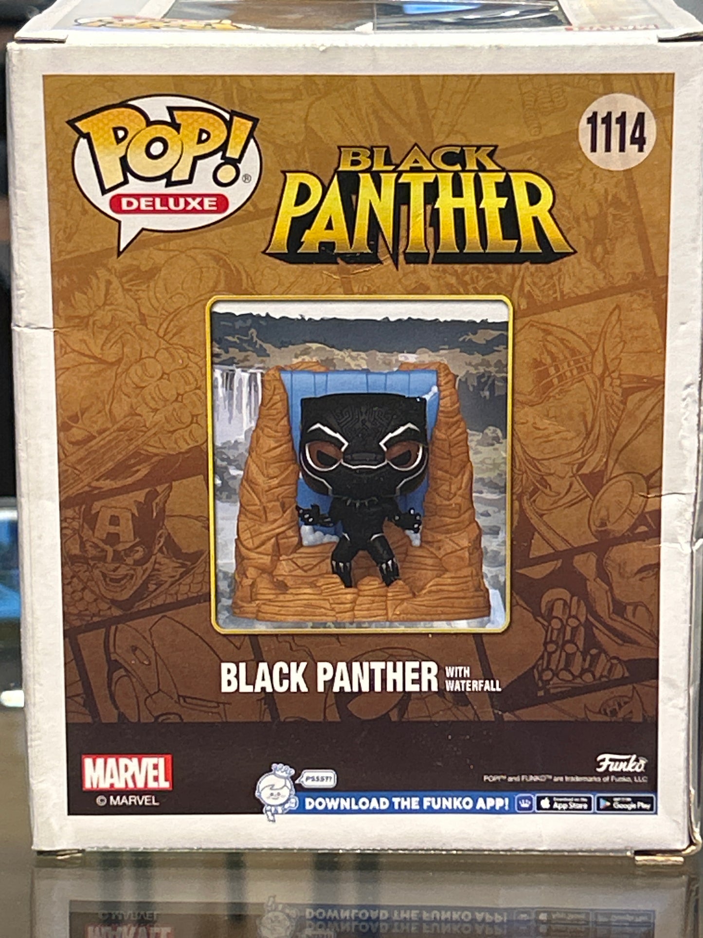Funko Black Panther: Black Panther w/Waterfall #1114 (Dmg) Hollywood Store Excl.