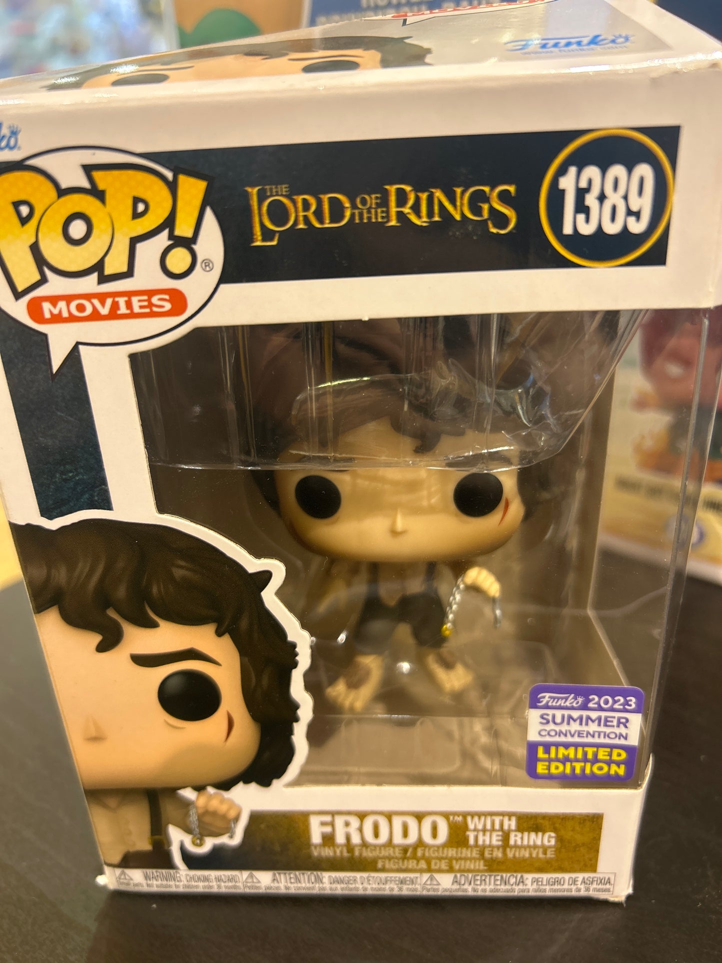 Pop! Movies The Lord Of The Rings 1389 FRODO With The Ring (DMG)