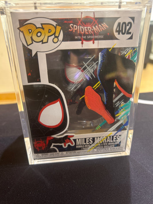 POP! Spiderman Into The Spider-Verse 402 MILES MORALES ART & AUTOGRAPH
