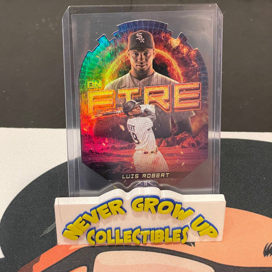 2022 Topps Fire Baseball Luis Robert On Fire Die Cut