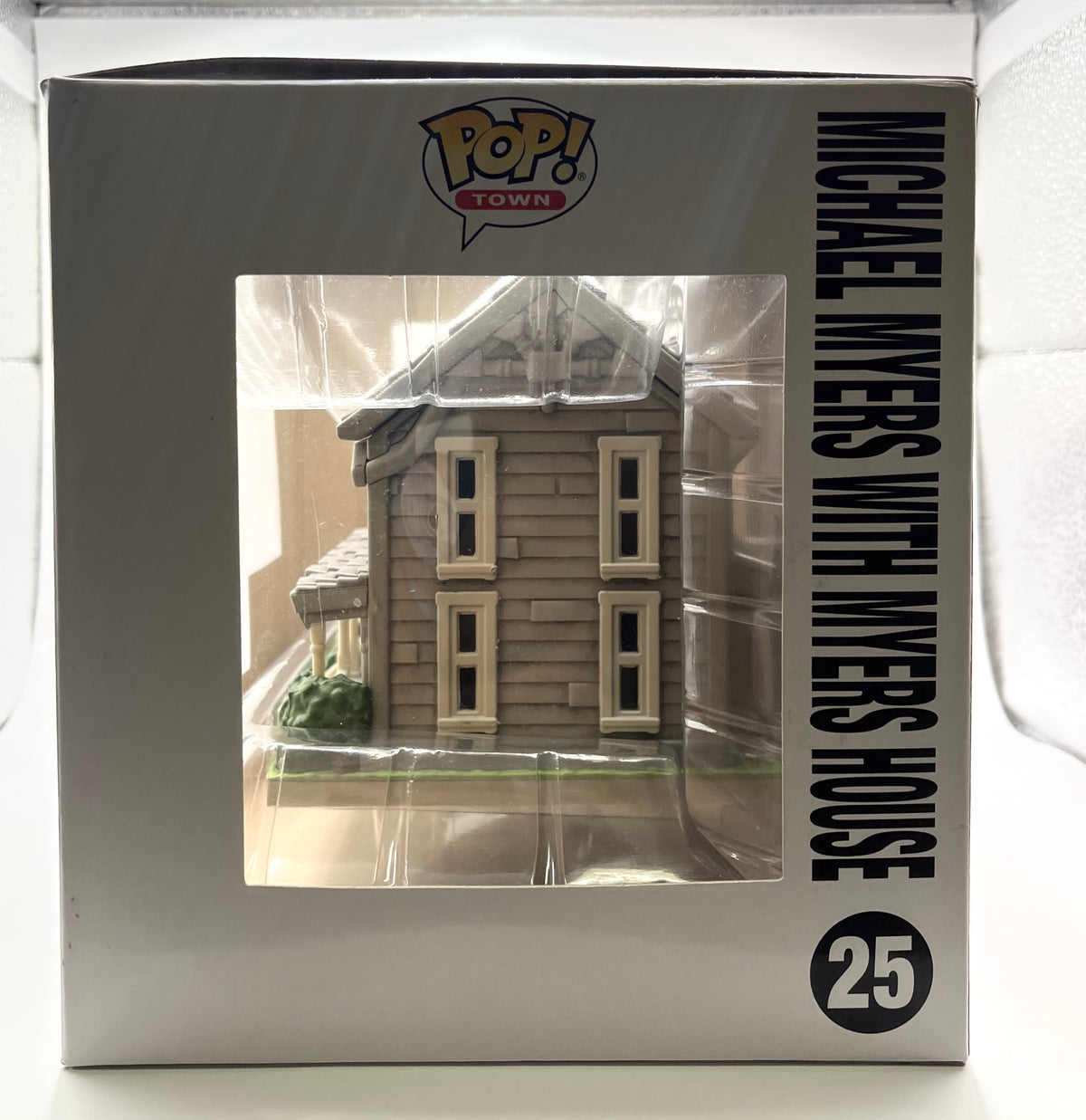 POP!Town—Halloween—Michael Myers With Myers House (Spirit Exclusive)