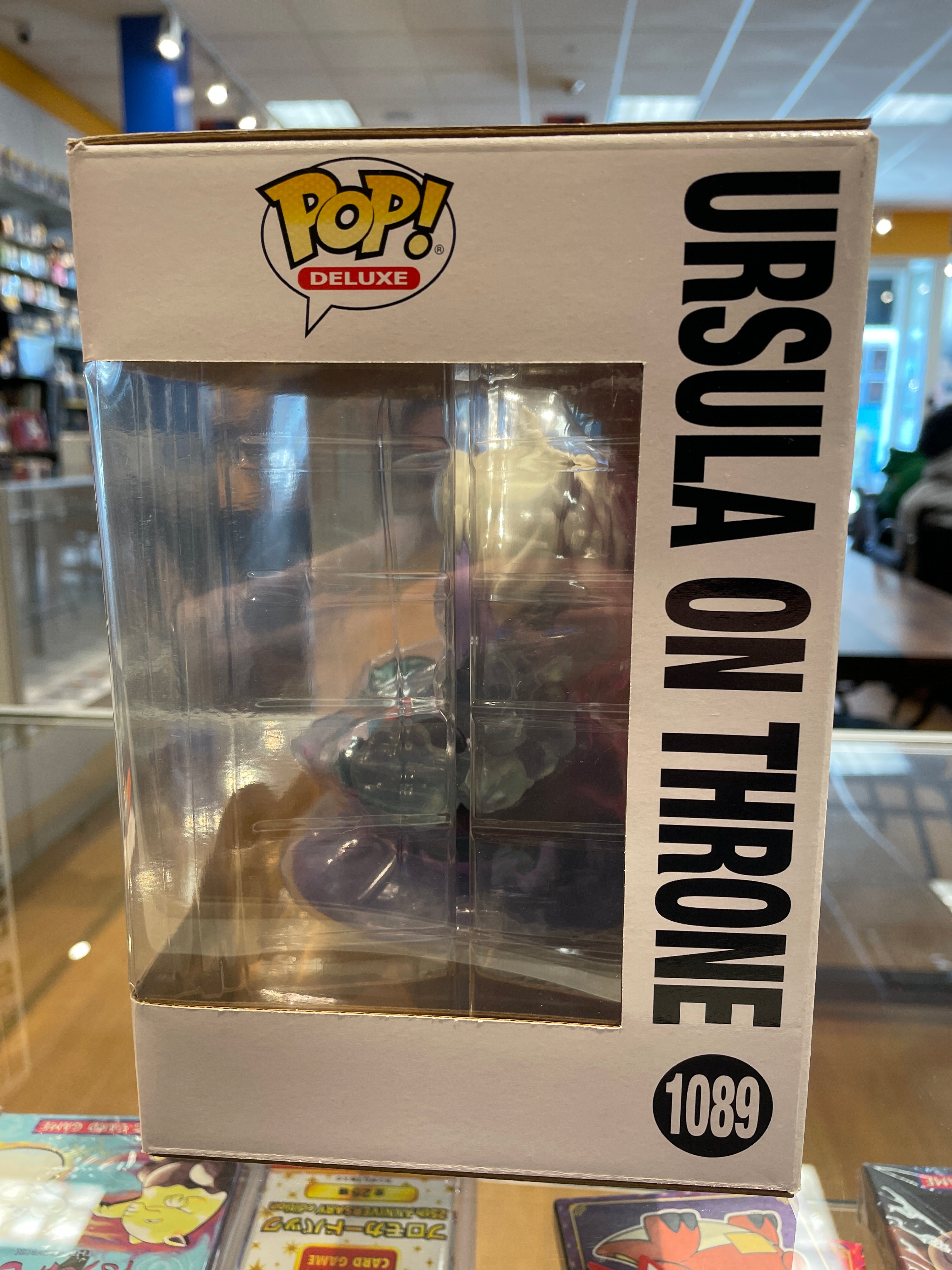Funko Disney Villains Ursula on Throne #1089  (Good)